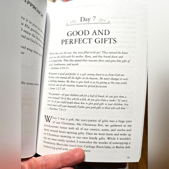 NWT "TOTAL CHRISTMAS MAKEOVER" BY MELISSA SPOELSTRA - Picture 2 of 6